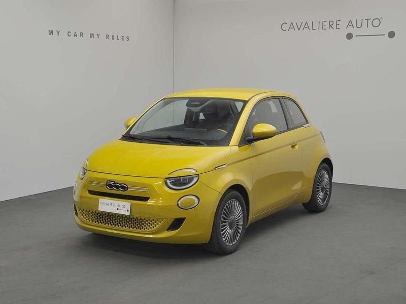 Nuova Fiat 500 65 CV (47 kW) 2026 Oro Utilitaria