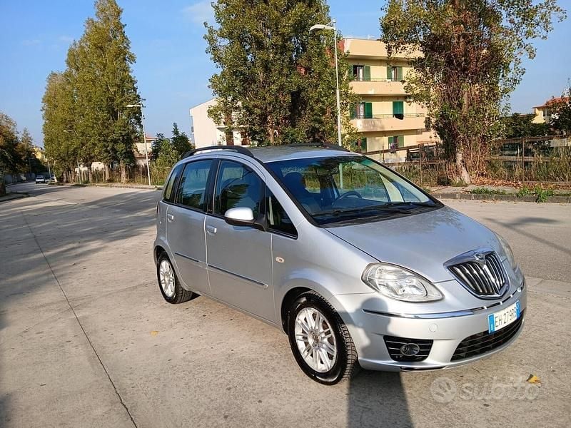Usata Lancia Musa 95 CV (69 kW) 2011 Nero Monovolume