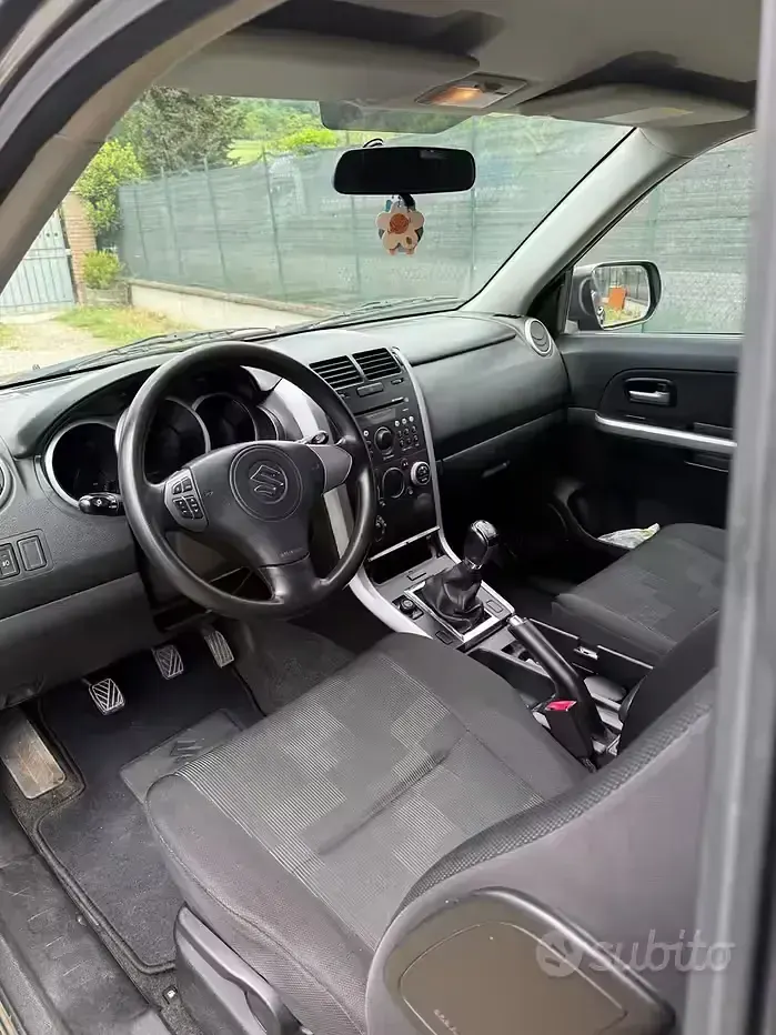 Usata Suzuki Grand Vitara 129 CV (94 kW) 2010 Grigio SUV