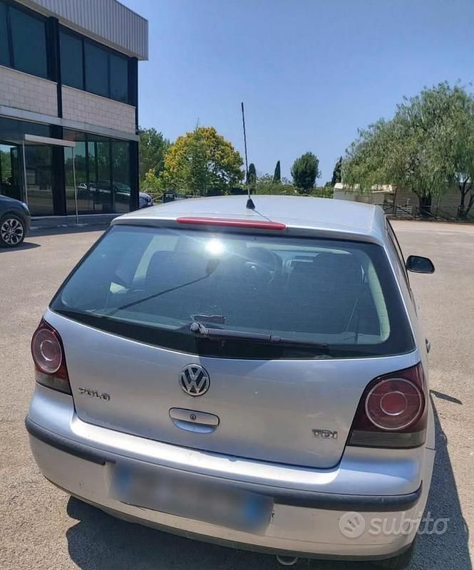 Usata VW Polo 69 CV (50 kW) 2008 Grigio Utilitaria