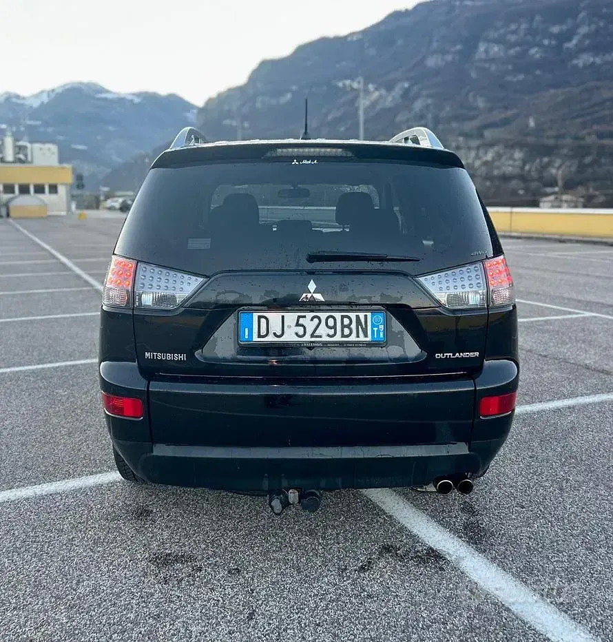 Usata Mitsubishi Outlander 140 CV (102 kW) 2007 Nero SUV