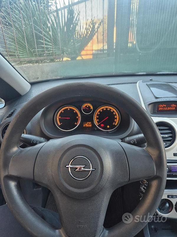 Usata Opel Corsa 2008 Blu Utilitaria