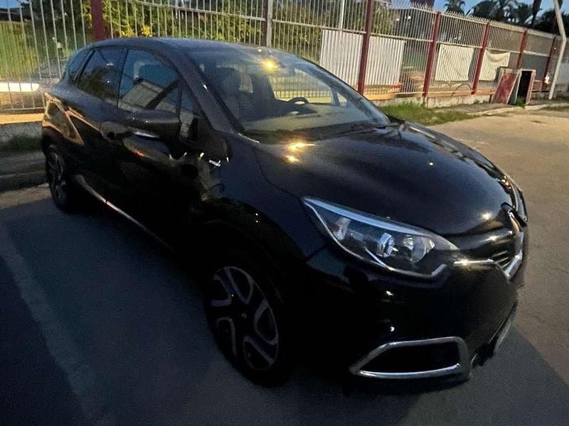 Usata Renault Captur Iconic 90 CV (66 kW) 2016 Nero SUV