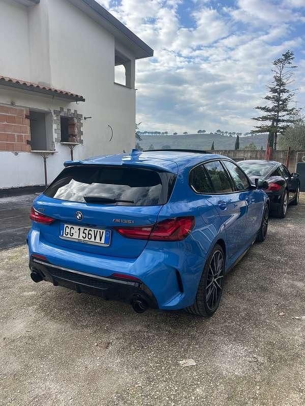 Usata BMW M135 Comfort Edition 306 CV (225 kW) 2021 Blu/azzurro Utilitaria