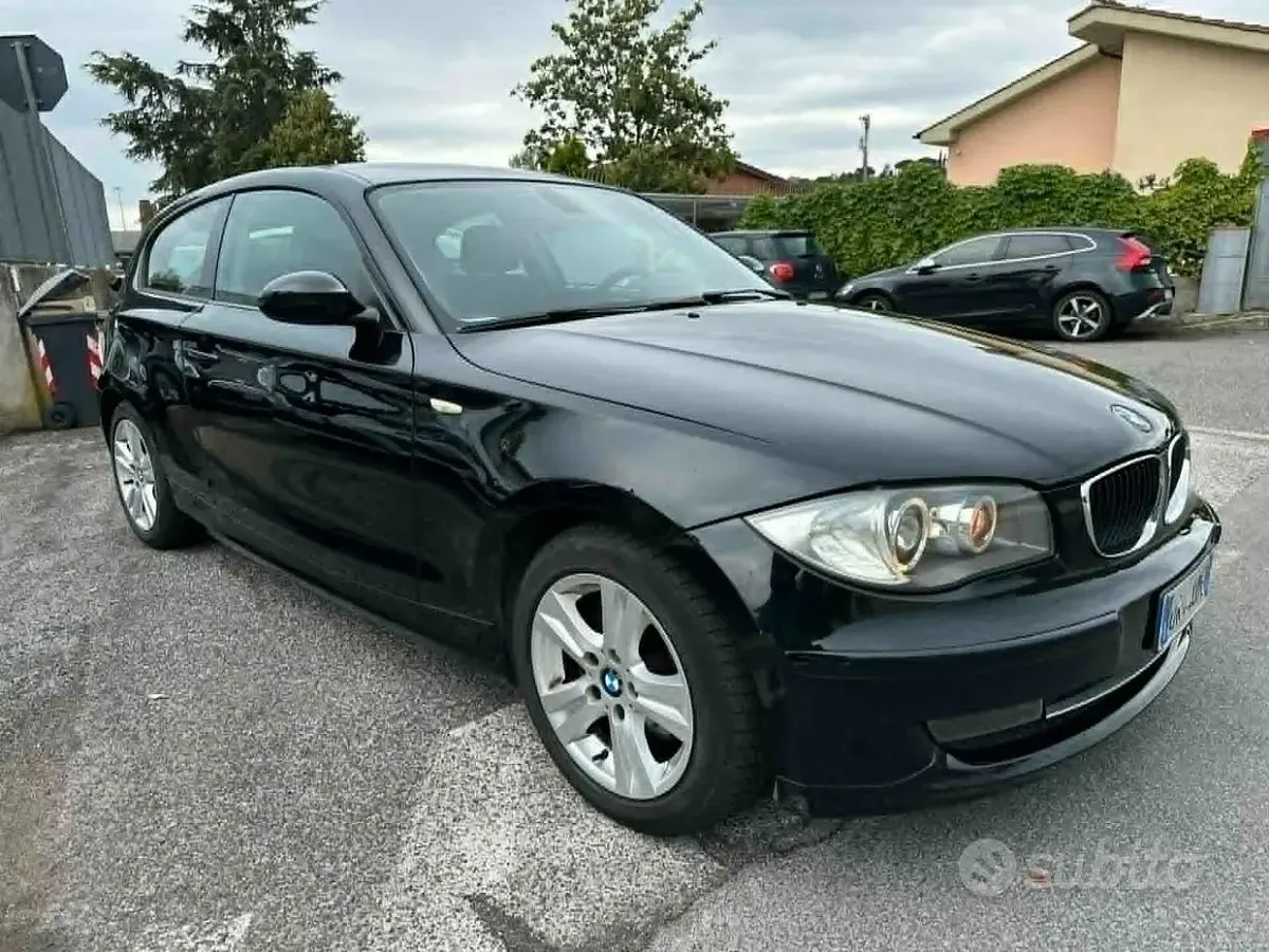 Gebraucht BMW 120 177 PS (130 kW) 2008 Schwarz Kleinwagen