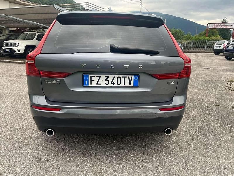 Usata Volvo XC60 Momentum 190 CV (139 kW) 2019 Grigio SUV