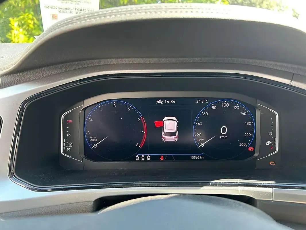 Usata VW T-Roc Life 110 CV (80 kW) 2023 Nero SUV