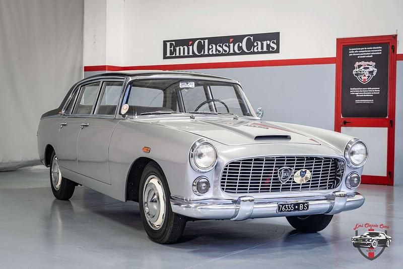 Usata Lancia Flaminia 102 CV (75 kW) 1958 Bicolore Berlina