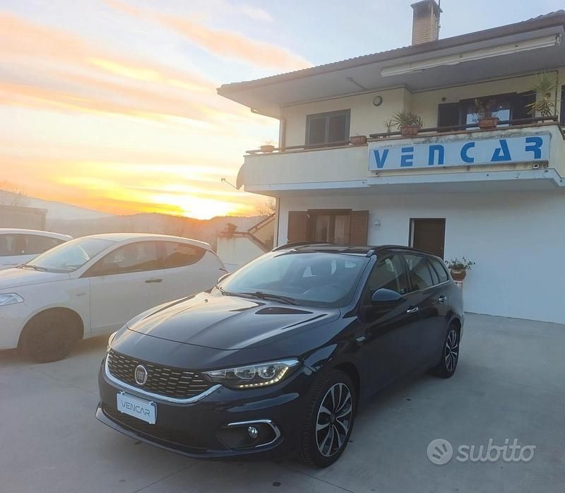 Usata Fiat Tipo Lounge 120 CV (88 kW) 2018 Blu Station wagon