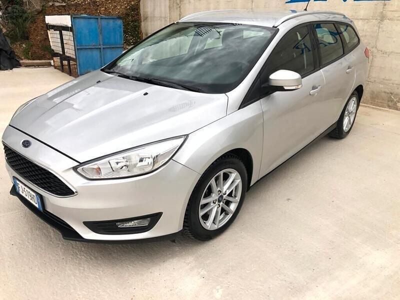 Usata Ford Focus Titanium 120 CV (88 kW) 2017 Argento Station wagon