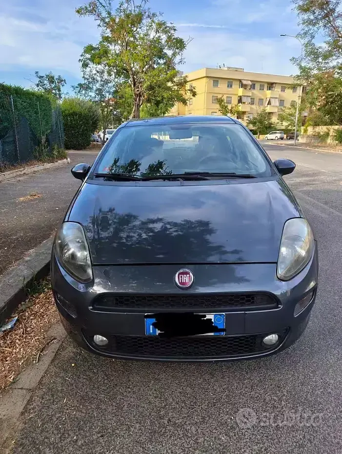 Usata Fiat Grande Punto Lounge 65 CV (47 kW) 2015 Grigio Utilitaria