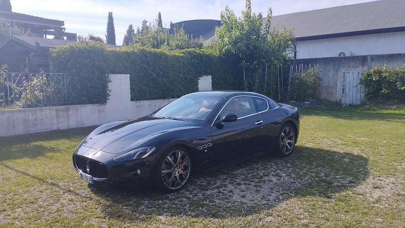 Usata Maserati Granturismo 439 CV (322 kW) 2011 Nero Coupé