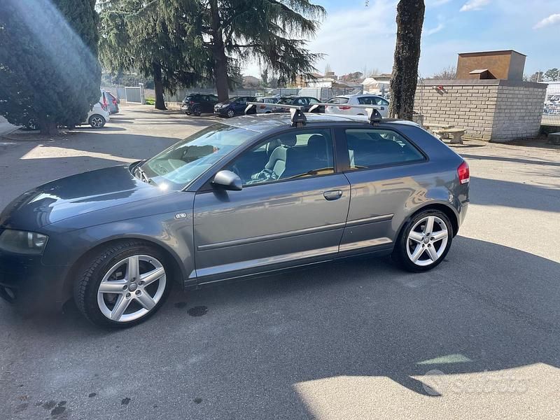 Grigio Usata 2003 Audi A3 Tre volumi | 1500 € - Immagine 1/4