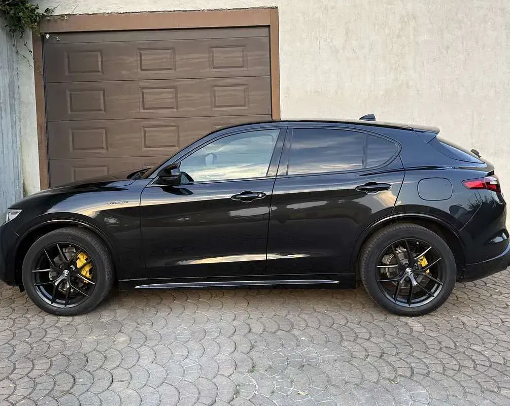Usata Alfa Romeo Stelvio Veloce 209 CV (153 kW) 2020 Nero SUV