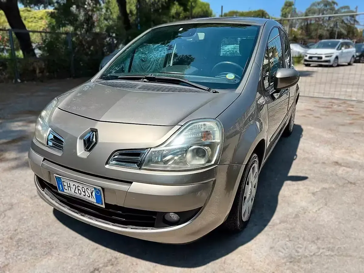Usata Renault Modus Night&Day 75 CV (55 kW) 2011 Giallo Monovolume