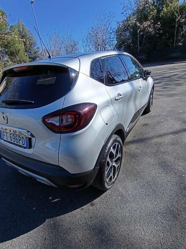 Usata Renault Captur Life 90 CV (66 kW) 2018 Grigio SUV