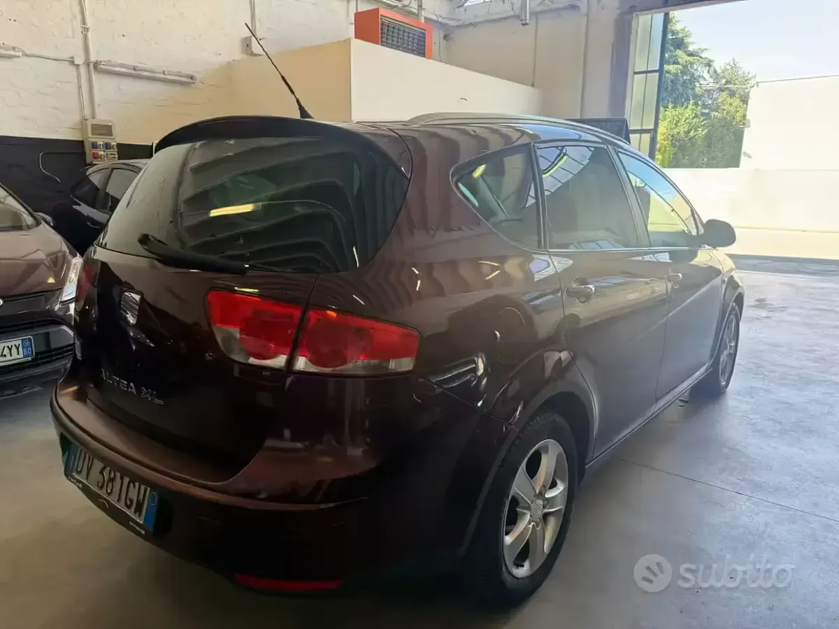 Usata Seat Altea Style 102 CV (75 kW) 2009 Rosso Monovolume