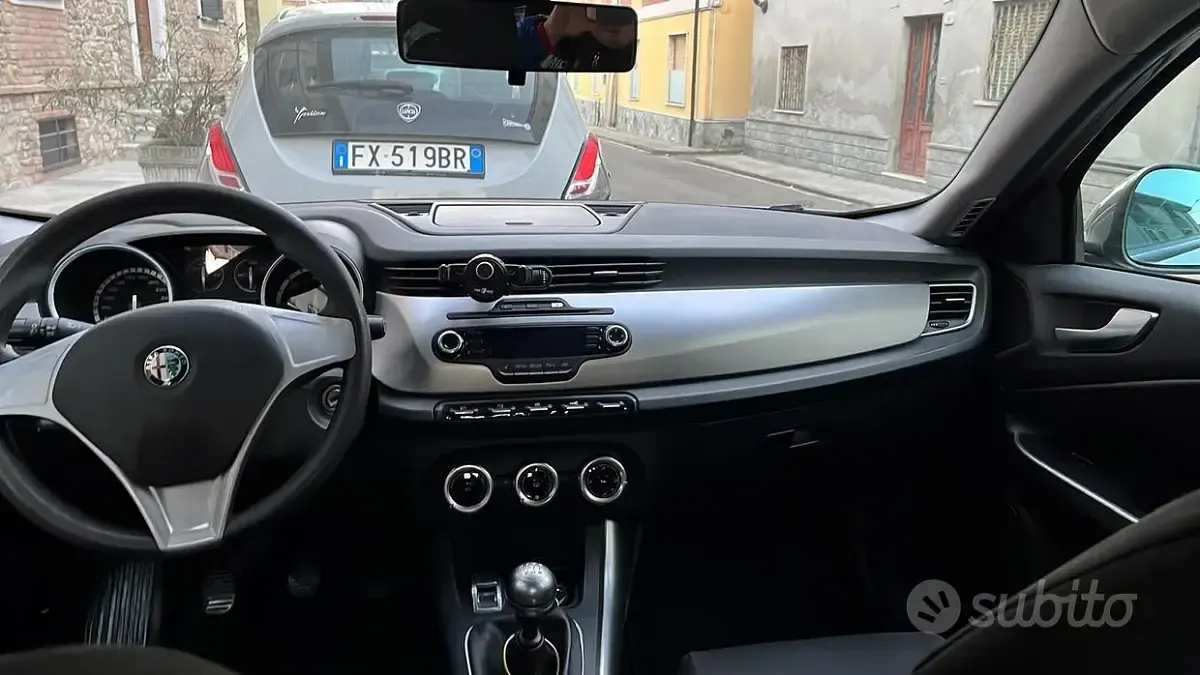 Usata Alfa Romeo Giulietta 105 CV (77 kW) 2011 Grigio Utilitaria