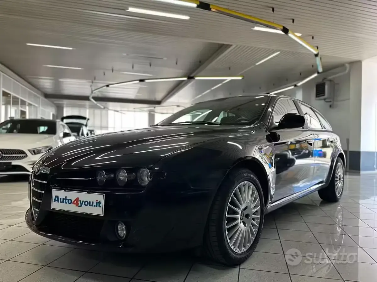 Usata Alfa Romeo 159 140 CV (102 kW) 2009 Nero Station wagon