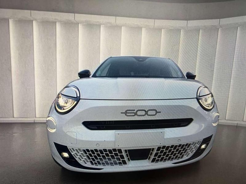 Usata Fiat 600 La Prima 110 CV (80 kW) 2025 Bianco SUV