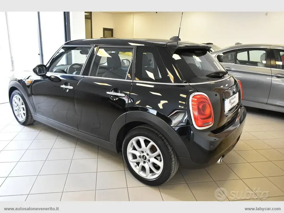 Usata Mini Cooper D Hype 116 CV (85 kW) 2018 Nero Utilitaria