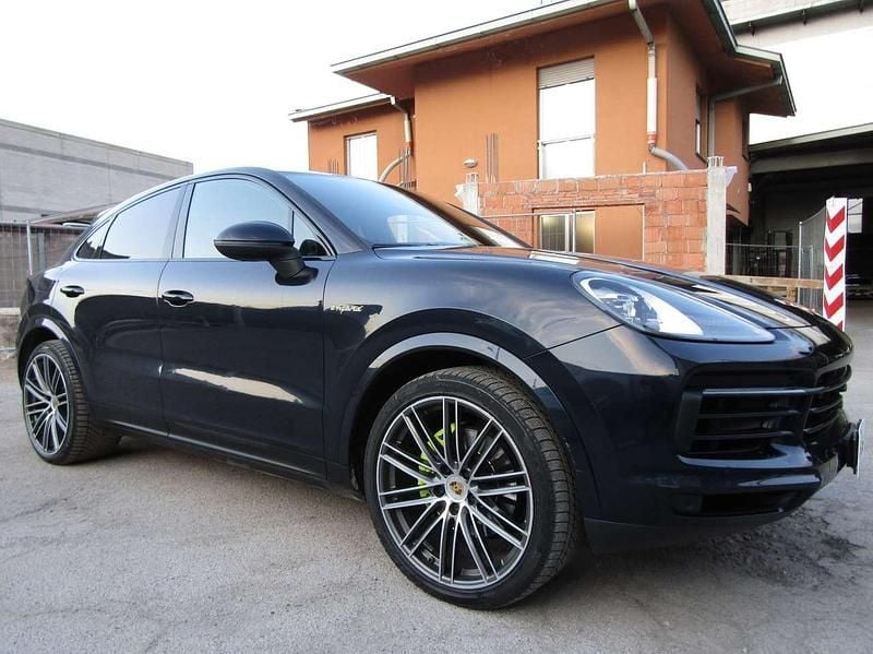 Usata Porsche Cayenne 462 CV (339 kW) 2021 Moonlight metallizzato SUV