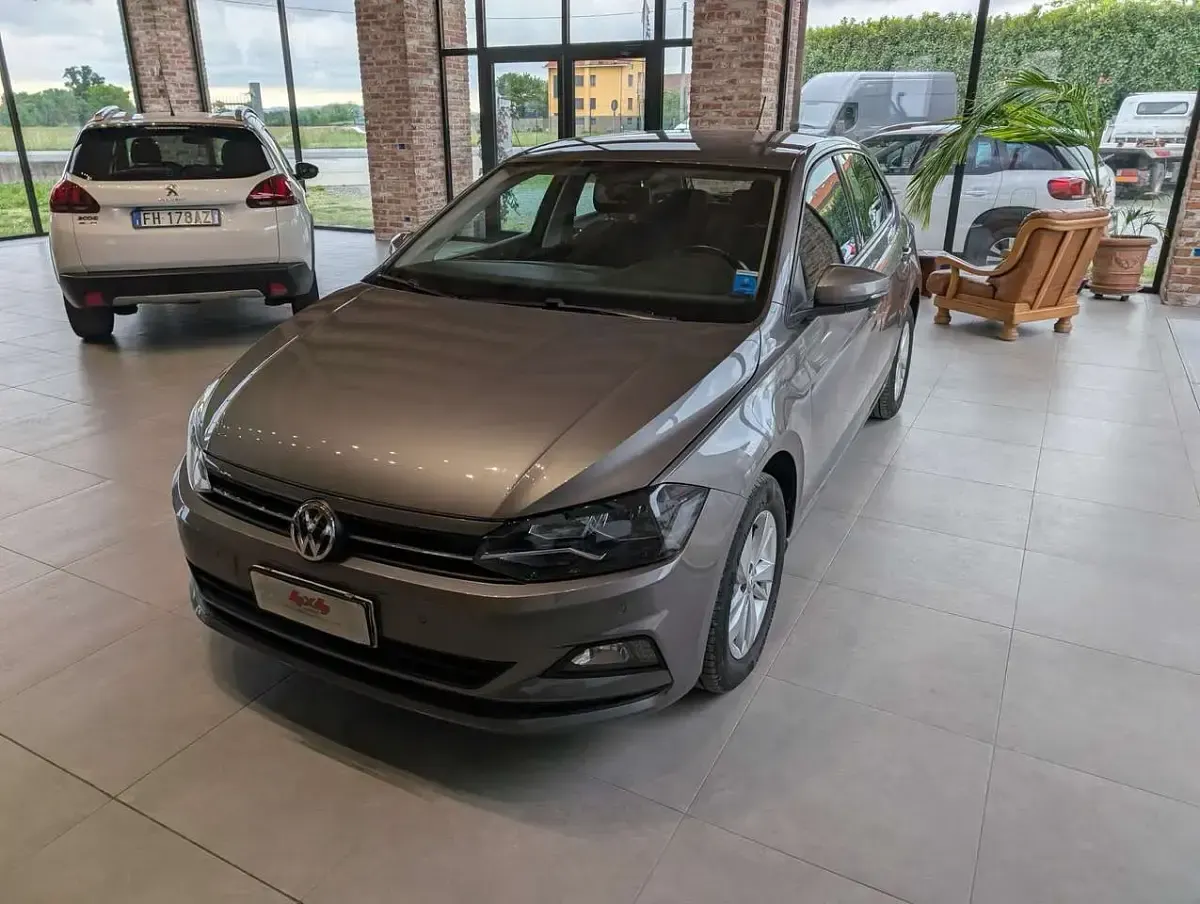 Usata VW Polo Comfortline 95 CV (69 kW) 2020 Grigio Utilitaria