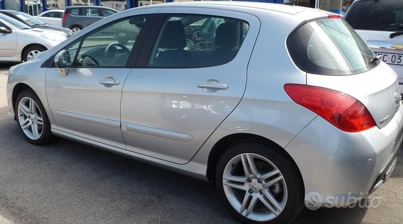 Usata Peugeot 308 Sportium 112 CV (82 kW) 2010 Grigio Berlina