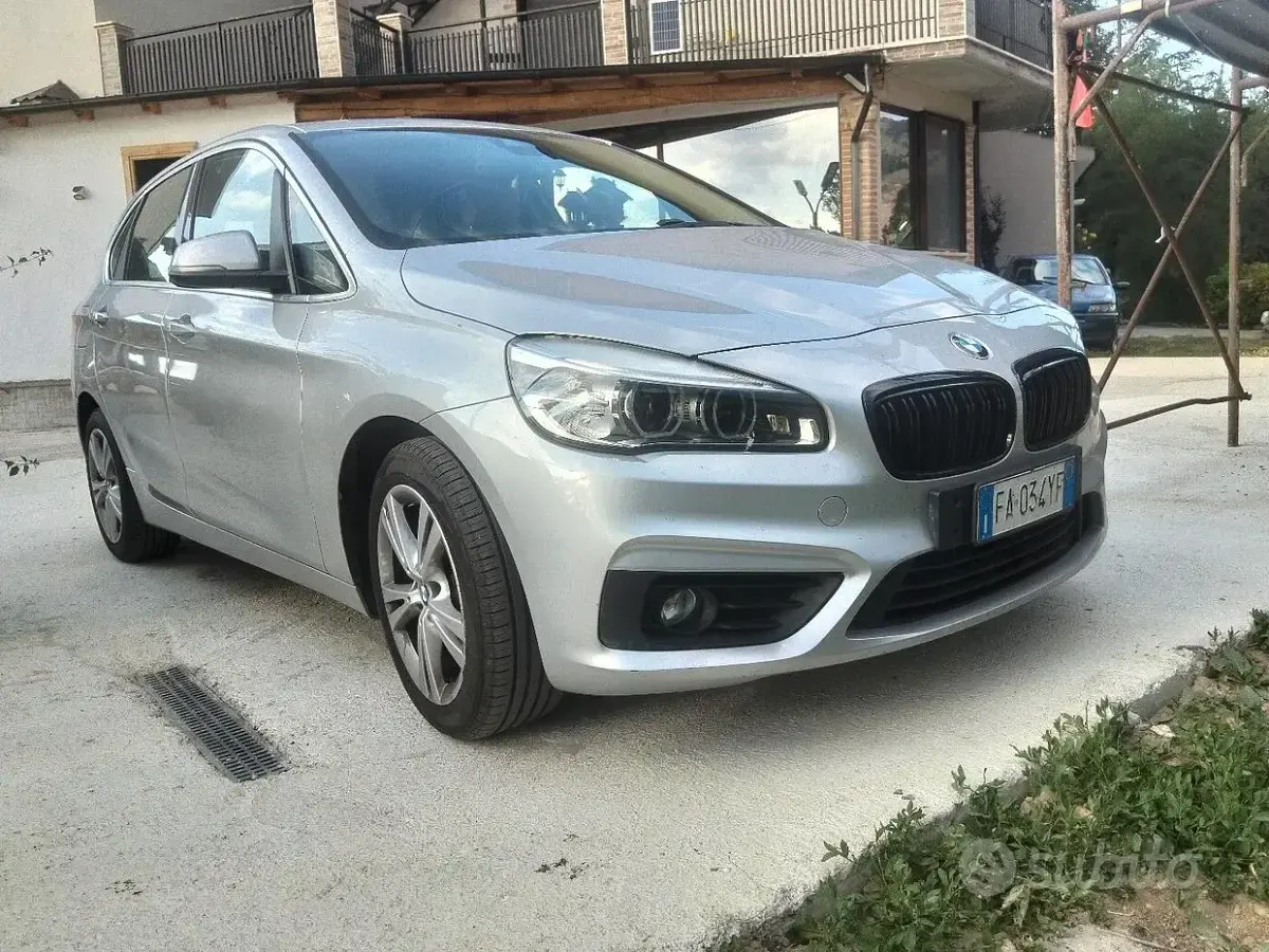 Usata BMW 218 Active Tourer 150 CV (110 kW) 2015 Grigio Monovolume