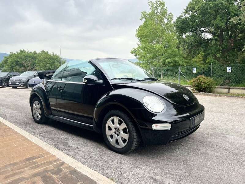 Usata VW New Beetle Cabriolet 101 CV (74 kW) 2005 Nero Cabrio