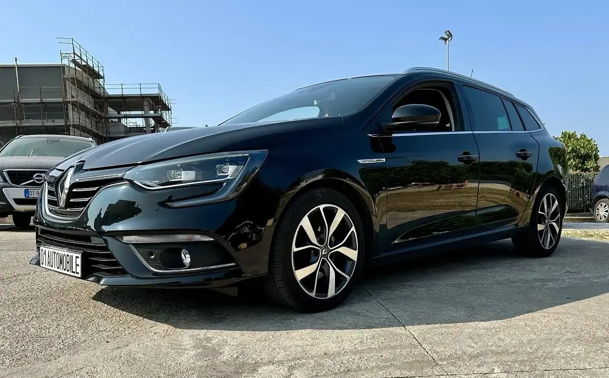 Usata Renault Mégane GrandTour Bose Edition 131 CV (96 kW) 2016 Nero Station wagon
