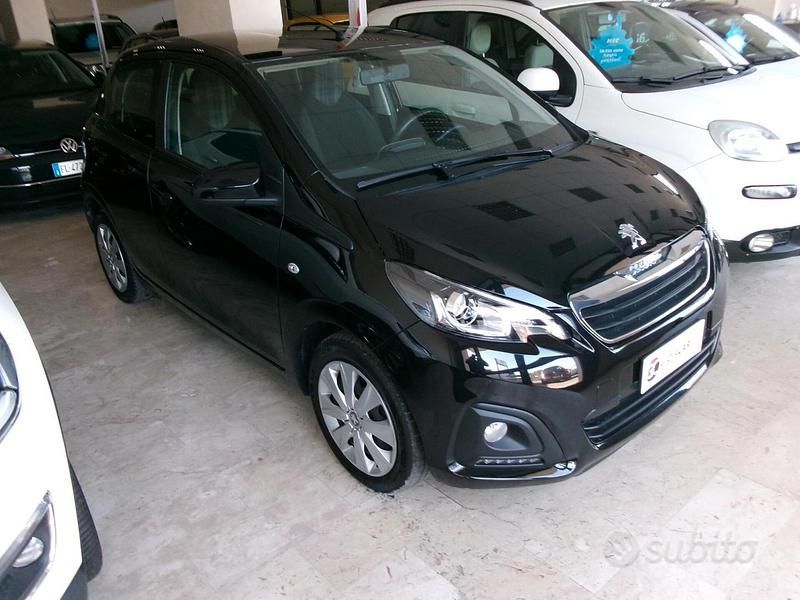 Nero Usata 2019 Peugeot 108 Allure Due volumi | 9500 € (Buon prezzo) - Immagine 1/4