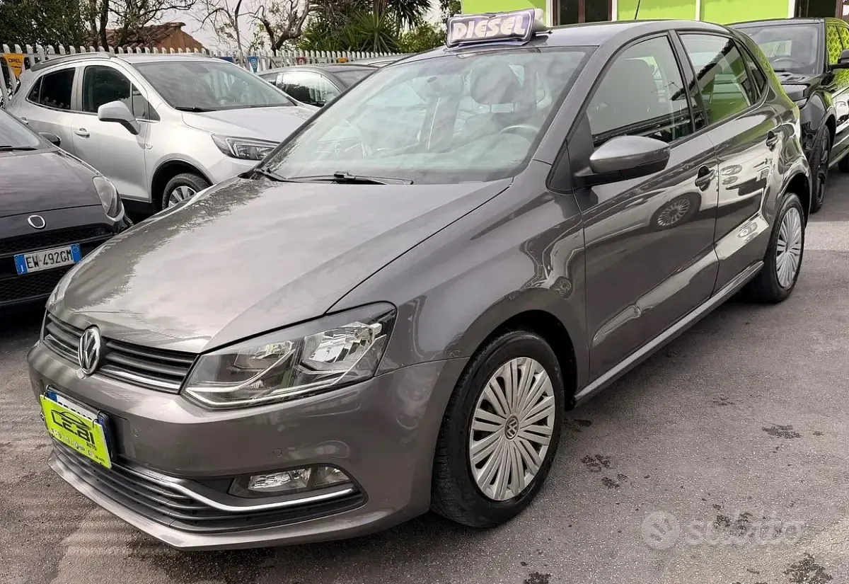 Käytetty VW Polo Comfortline 90 HP (66 kW) 2016 Harmaa Sedan