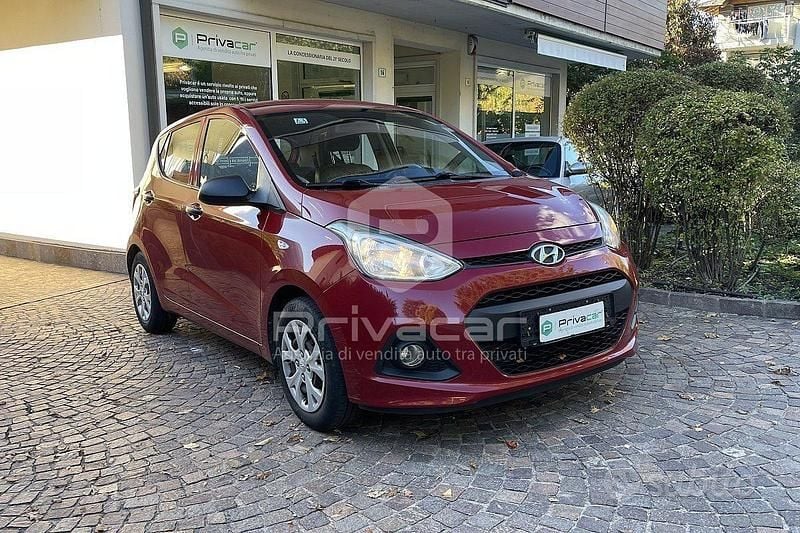 Usata Hyundai i10 Comfort 67 CV (49 kW) 2015 Rosso Utilitaria
