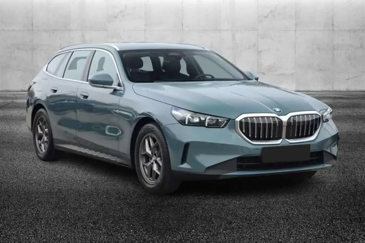Usata BMW 520 197 CV (144 kW) 2025 Verde Station wagon