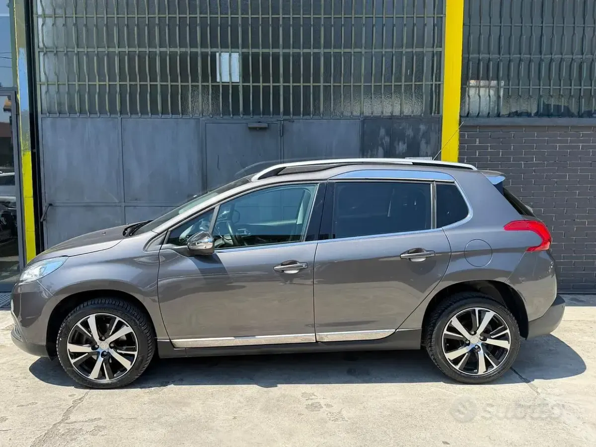 Usata Peugeot 2008 Allure 120 CV (88 kW) 2015 Grigio SUV