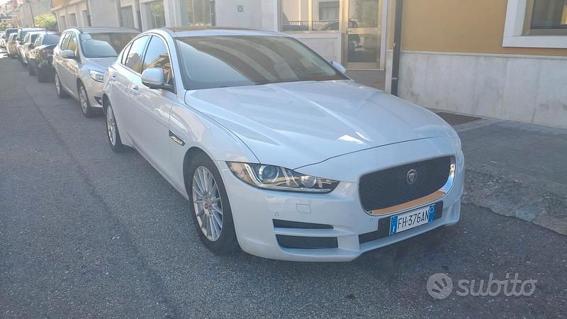 Usata Jaguar XE 163 CV (119 kW) 2016 Bianco Berlina