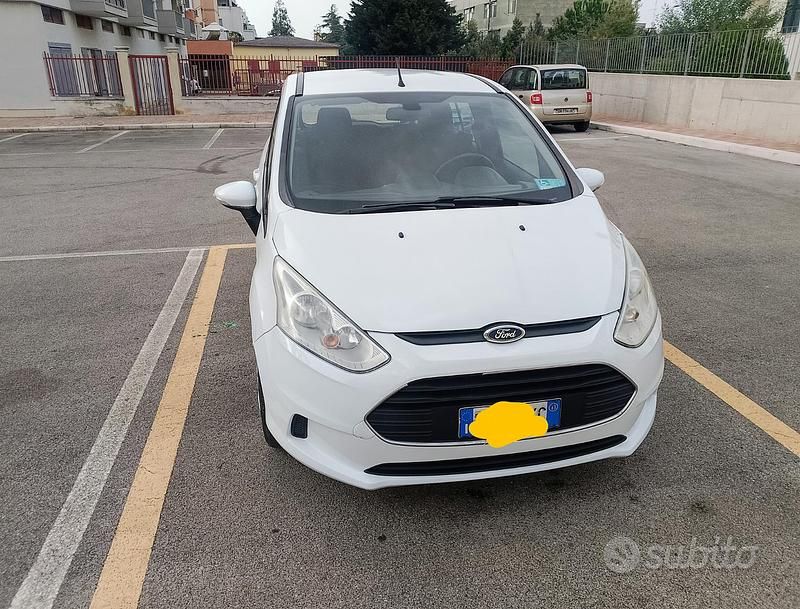 Usata 2013 Ford B-MAX Monovolume | 4600 € (Buon prezzo) - Immagine 1/4