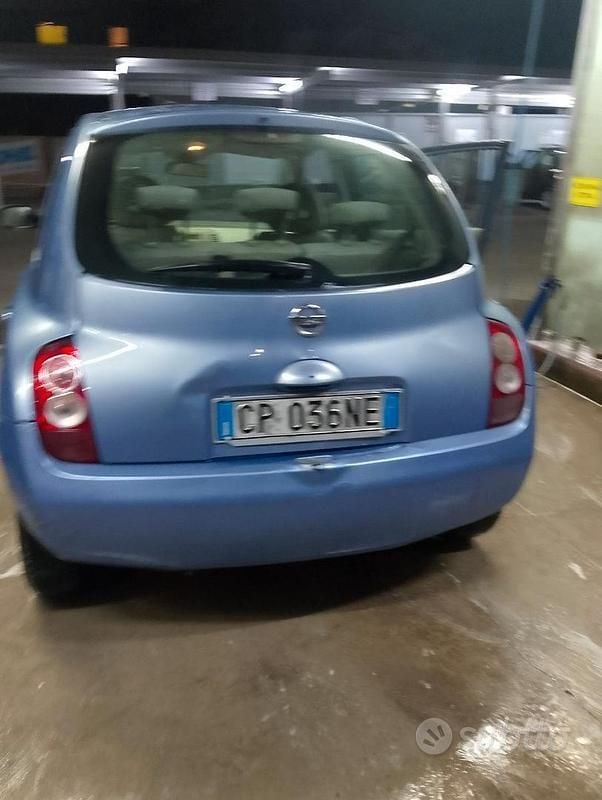 Usata Nissan Micra 65 CV (47 kW) 2004 Blu Utilitaria