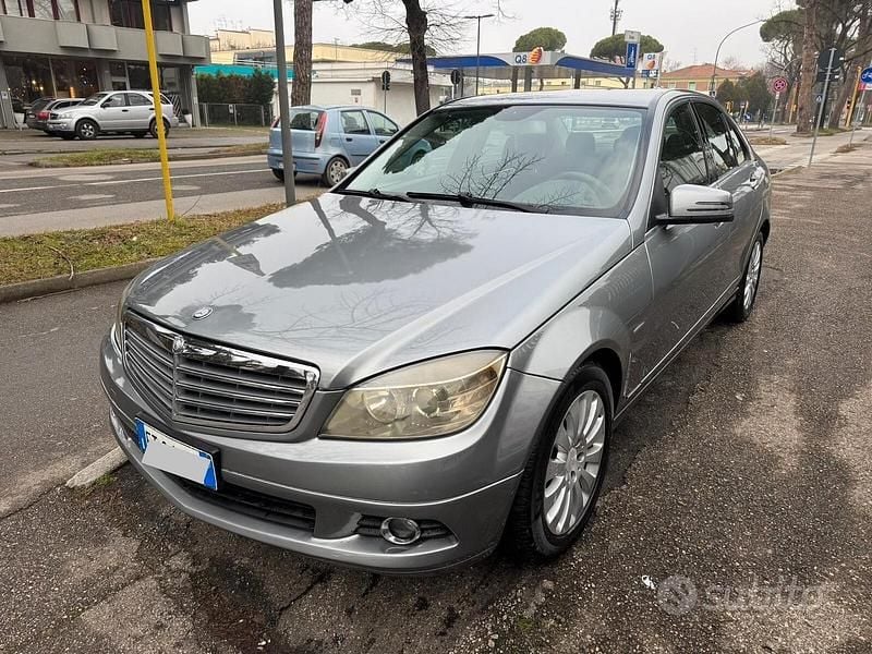 Usata Mercedes C220 170 CV (125 kW) 2008 Grigio Berlina