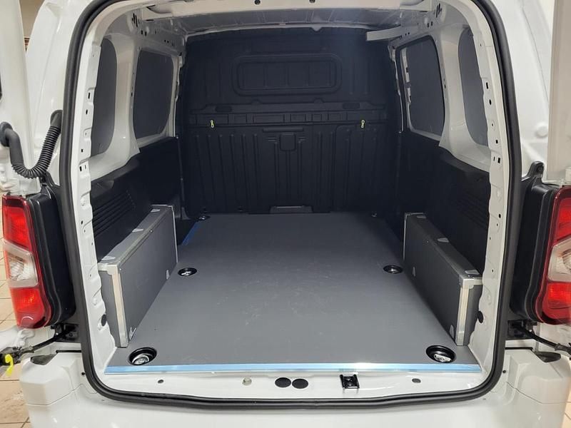 Usata Fiat Doblò 102 CV (75 kW) 2024 Bianco Monovolume