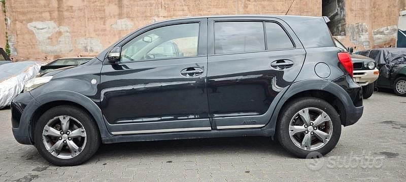 Usata Toyota Urban Cruiser Luxury 90 CV (66 kW) 2009 Nero Utilitaria