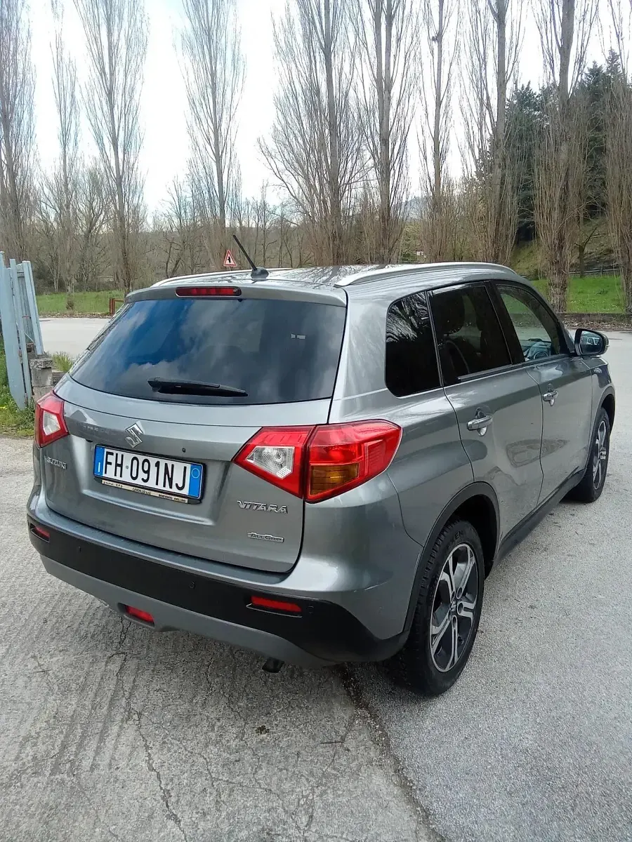 Usata Suzuki Vitara 120 CV (88 kW) 2017 Grigio SUV