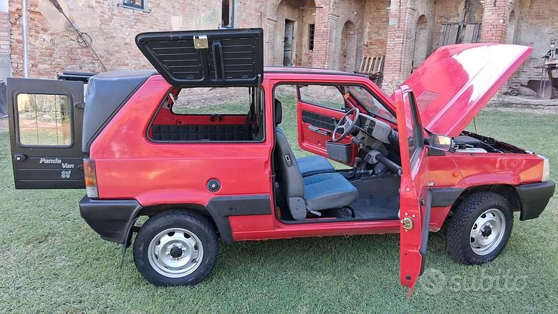 Usata Fiat Panda 4x4 54 CV (39 kW) 1996 Rosso Utilitaria