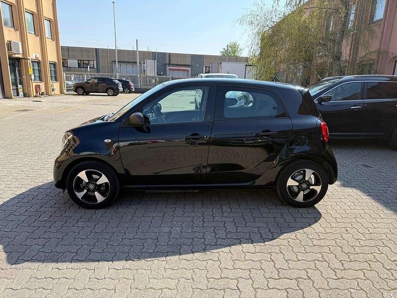 Usata Smart ForFour Electric Drive 41 kW (56 CV) 2020 Nero Utilitaria