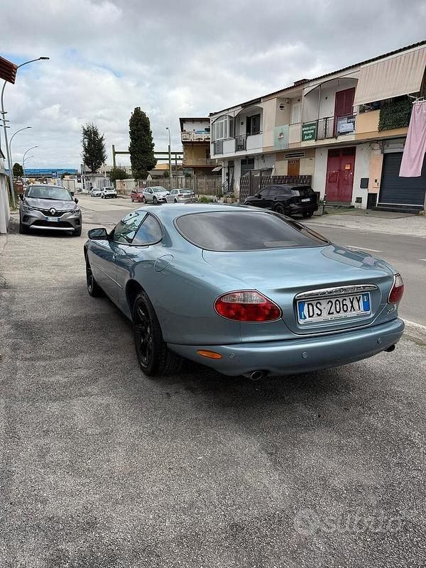 Usata Jaguar XK8 284 CV (208 kW) 2002 Grigio Coupé
