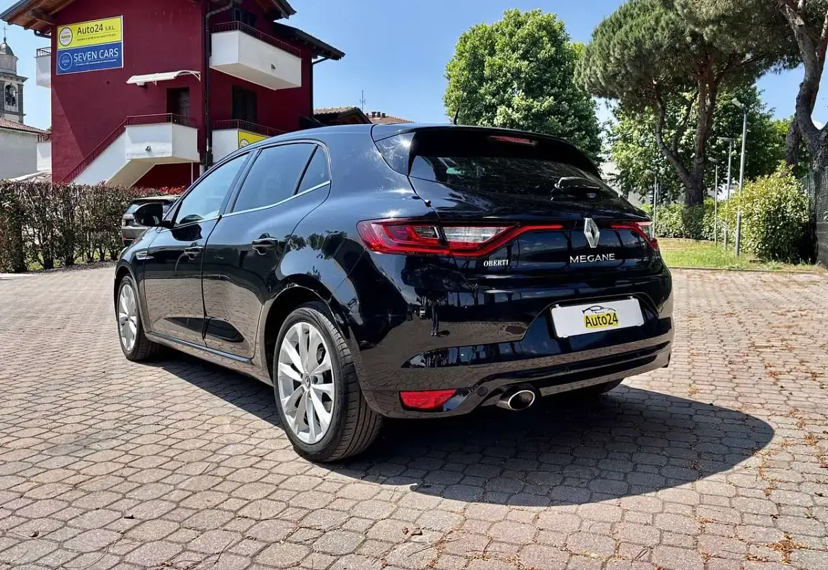 Usata Renault Mégane III Intens 110 CV (80 kW) 2016 Nero Berlina