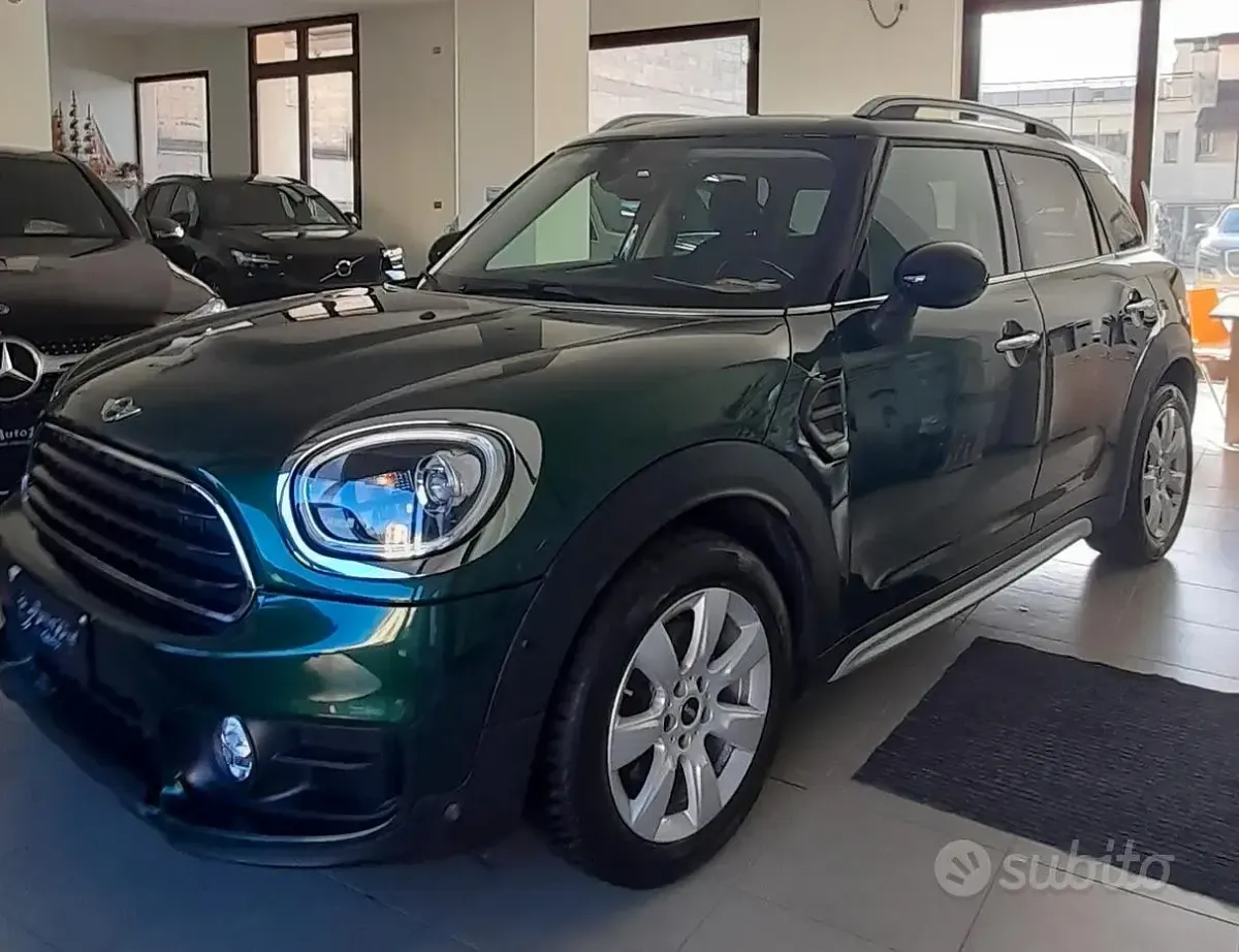 Usata Mini Cooper D Countryman Business 150 CV (110 kW) 2017 Verde SUV