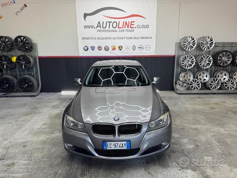 Usata BMW 318 143 CV (105 kW) 2010 Grigio Station wagon