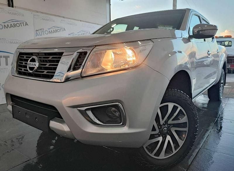 Gebraucht Nissan Navara N-Connecta 165 PS (121 kW) 2017 Silber Pickup